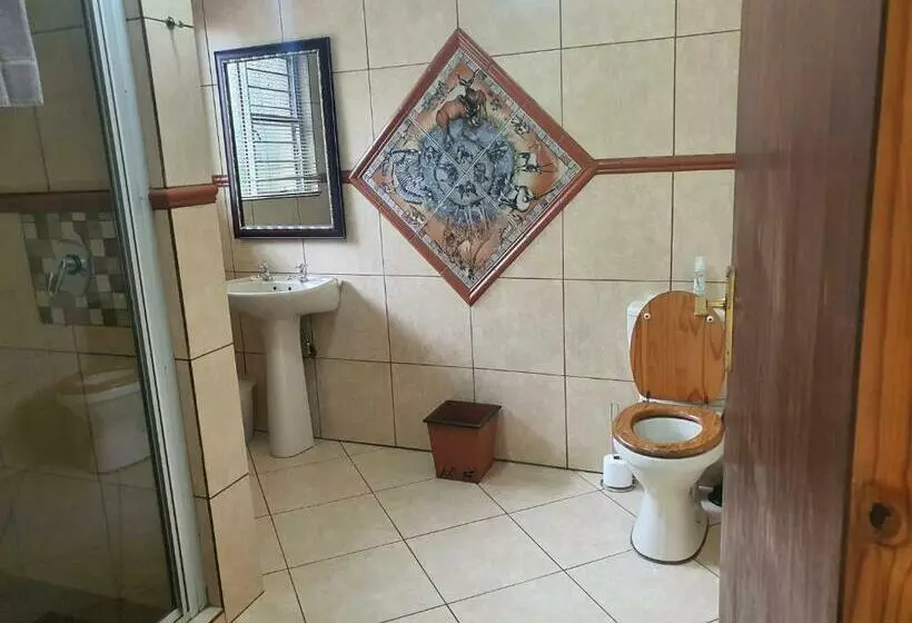 Standard Kolmen Hengen Huone, Selati 103 Guest Cottages