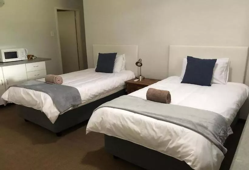 Deluxe Kolmen Hengen Huone, Selati 103 Guest Cottages
