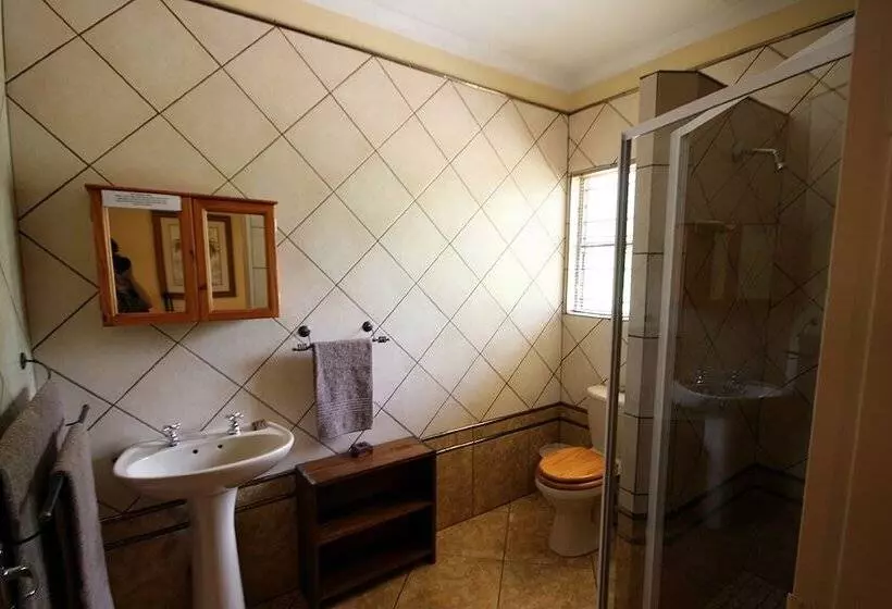 Deluxe Kolmen Hengen Huone, Selati 103 Guest Cottages