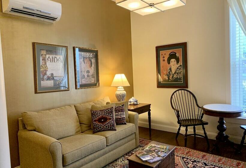 豪华套房, The Barrington