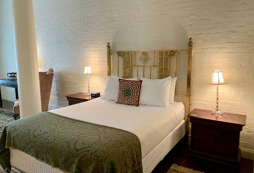 豪华套房, The Barrington