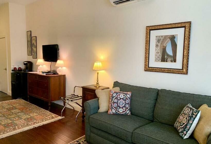 豪华套房, The Barrington