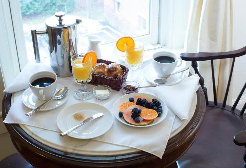 豪华套房, The Barrington