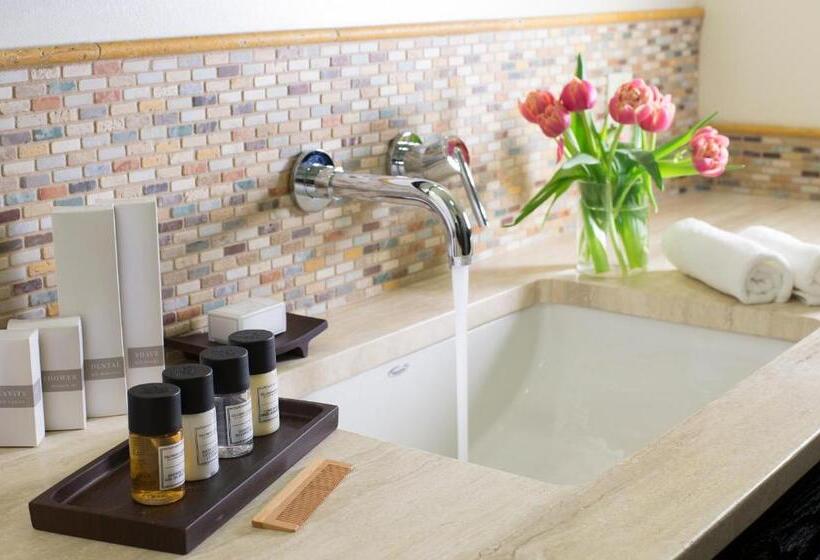 豪华房间, The Barrington