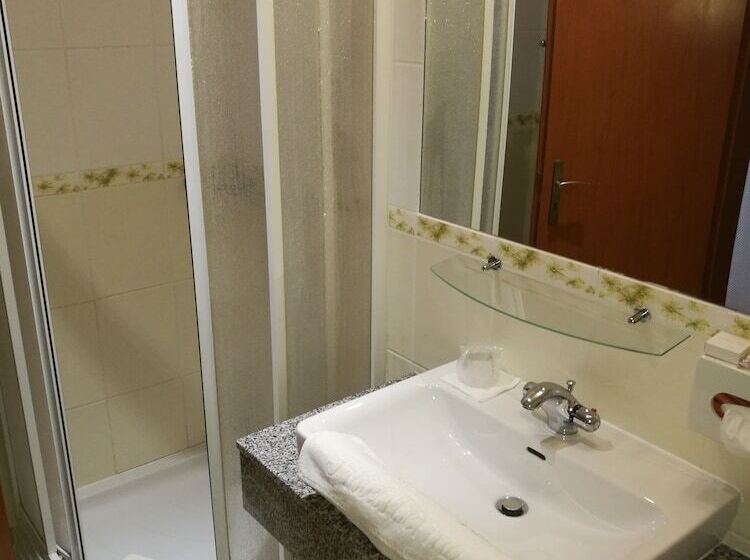 غرفة قياسية فردية, Therma Dunajská Streda