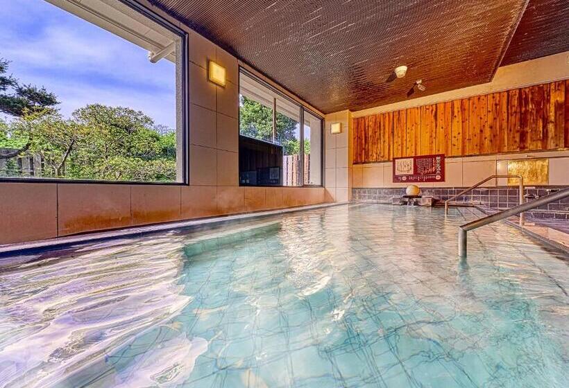 اتاق استاندارد با چشم‌انداز استخر, Ooedo Onsen Monogatari Shima Saichoraku