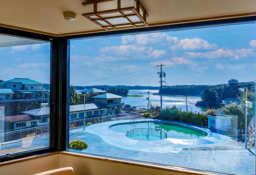 اتاق استاندارد با چشم‌انداز استخر, Ooedo Onsen Monogatari Shima Saichoraku