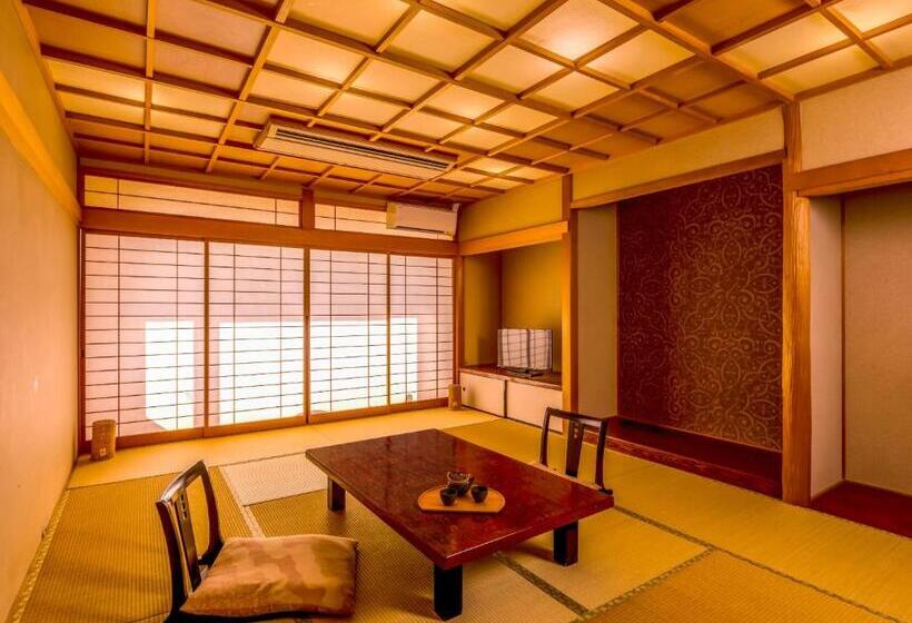 اتاق استاندارد با چشم‌انداز استخر, Ooedo Onsen Monogatari Shima Saichoraku