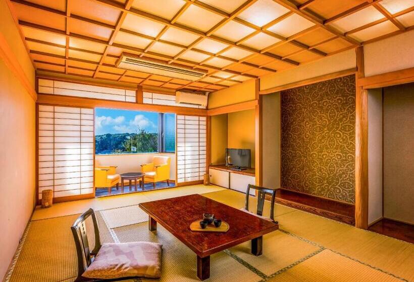 اتاق استاندارد با چشم‌انداز استخر, Ooedo Onsen Monogatari Shima Saichoraku