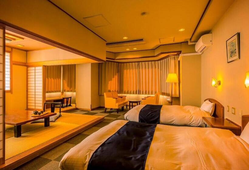 اتاق سوپریور با چشم‌انداز استخر, Ooedo Onsen Monogatari Shima Saichoraku