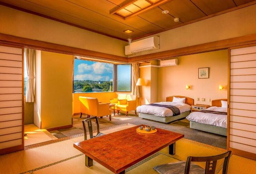 اتاق سوپریور با چشم‌انداز استخر, Ooedo Onsen Monogatari Shima Saichoraku