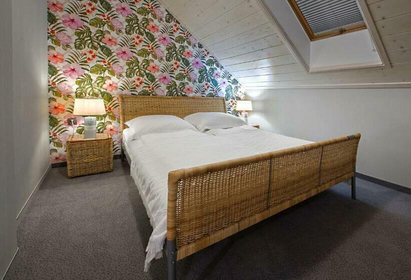 סוויטת סופריור, Zalesie