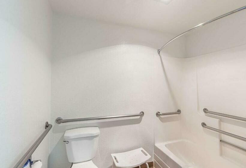 キングサイズベッドのデラックスルーム, Motel 6 Gold Beach