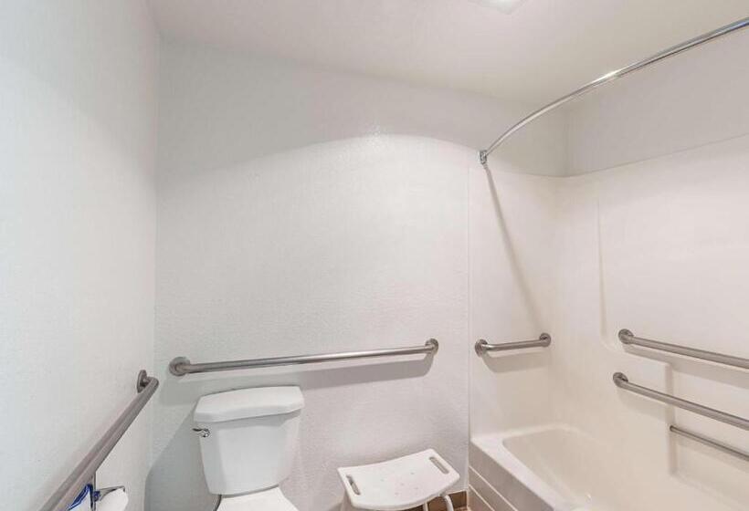 デラックススイート, Motel 6 Gold Beach