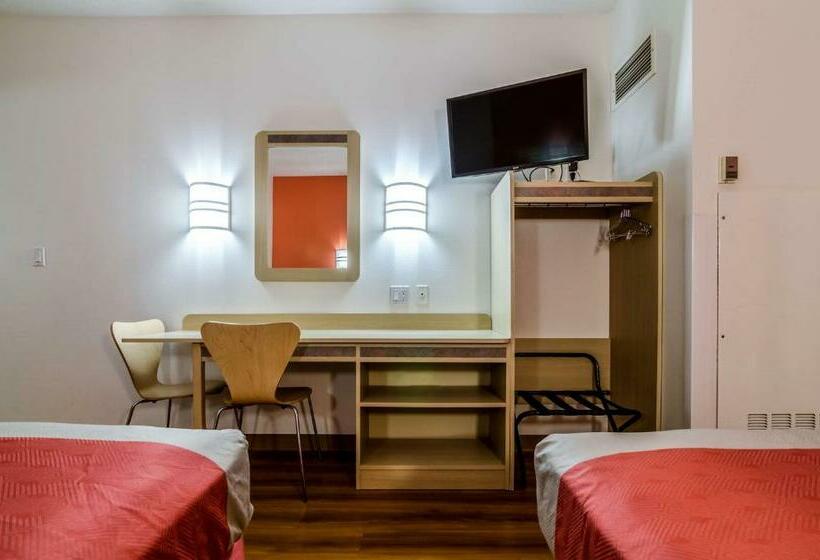 חדר סטנדרט לארבעה, Motel 6 Kearney, Ne