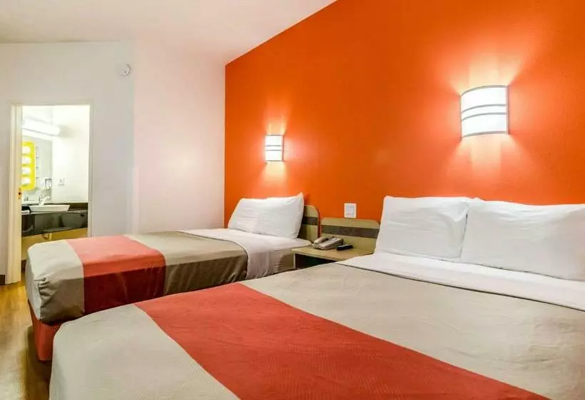 اتاق استاندارد چهار تخته, Motel 6 Kearney, Ne