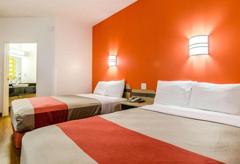 חדר דלוקס לארבעה, Motel 6 Kearney, Ne