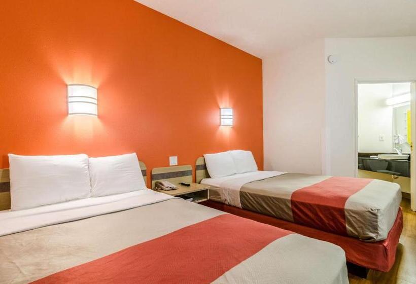 חדר דלוקס לארבעה, Motel 6 Kearney, Ne