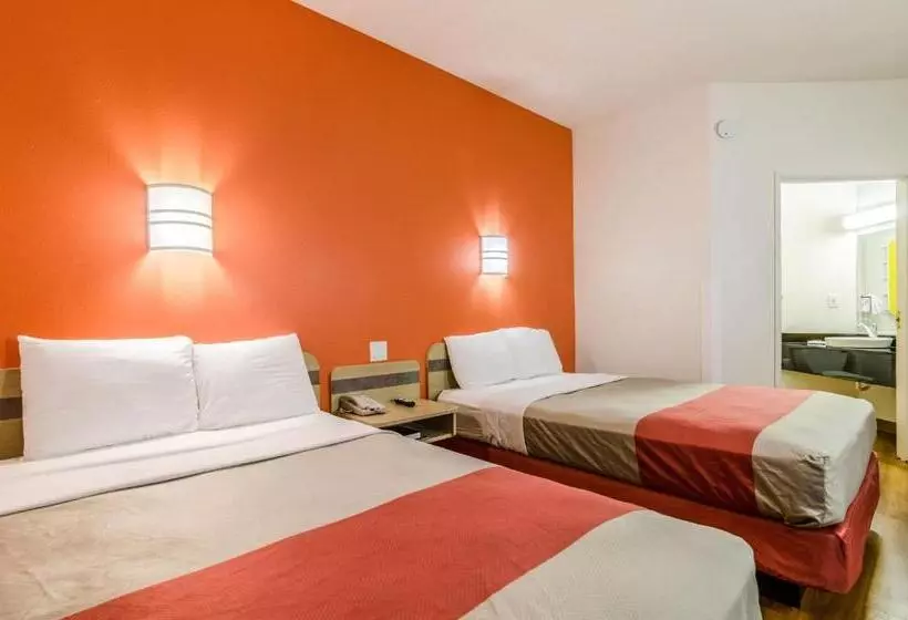 اتاق لوکس چهار تخته, Motel 6 Kearney, Ne