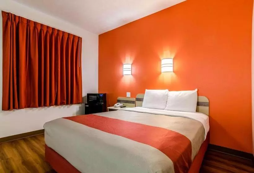 اتاق لوکس, Motel 6 Kearney, Ne
