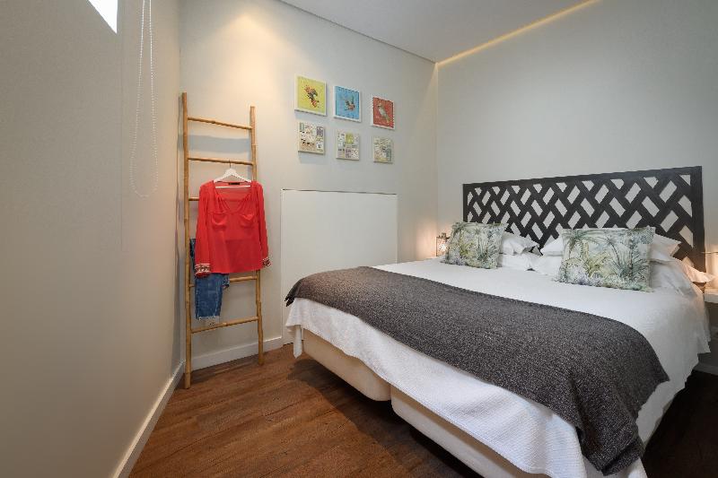 استودیوی سوپریور, Alfama Yellow House