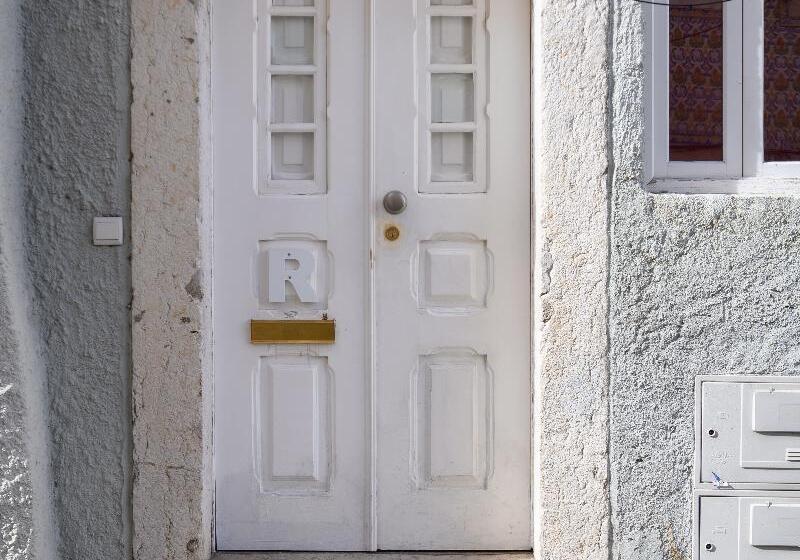 استودیوی استاندارد, Alfama Yellow House