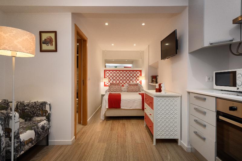 استودیوی استاندارد, Alfama Yellow House