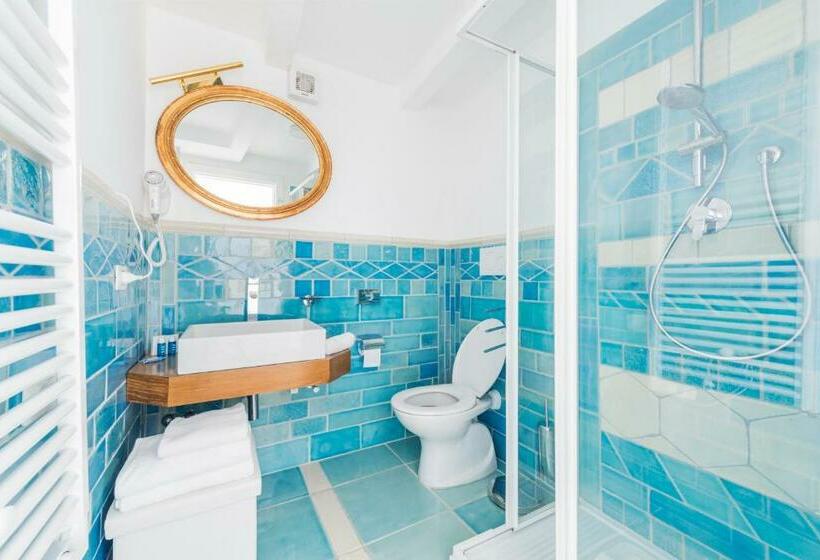 חדר סטנדרט לשלושה עם מרפסת, Palazzo Sassi