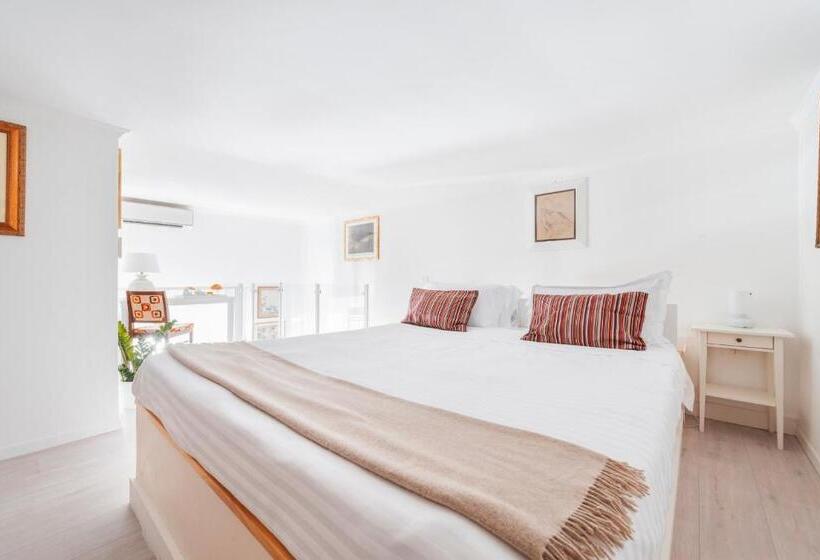 חדר סטנדרט לשלושה עם מרפסת, Palazzo Sassi