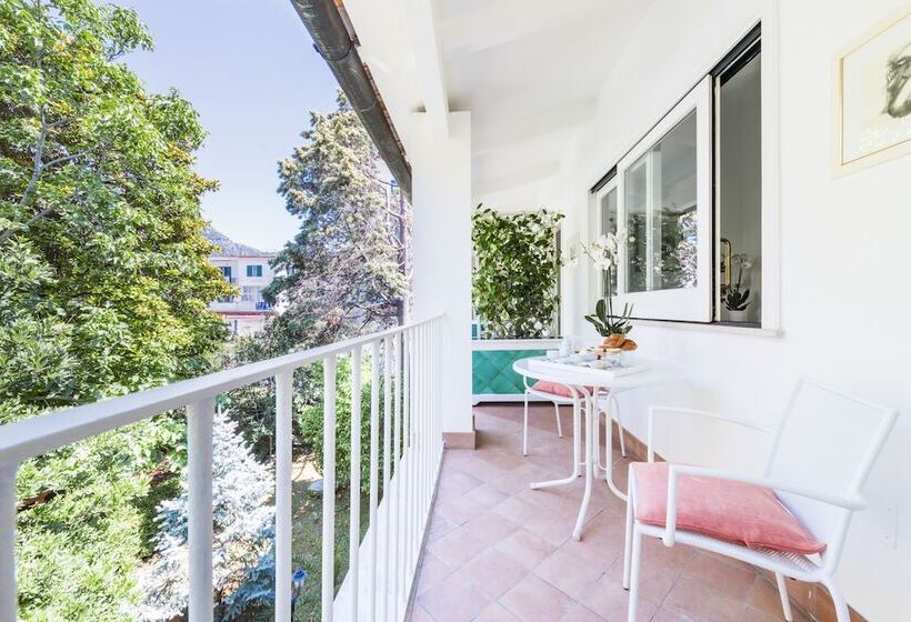 חדר דלוקס לשלושה, Palazzo Sassi