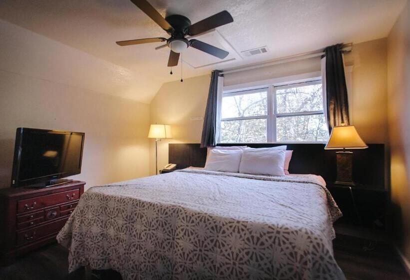 غرفة ديلوكس مزوَّدة بجاكوزي, Riverbend Motel & Cabins