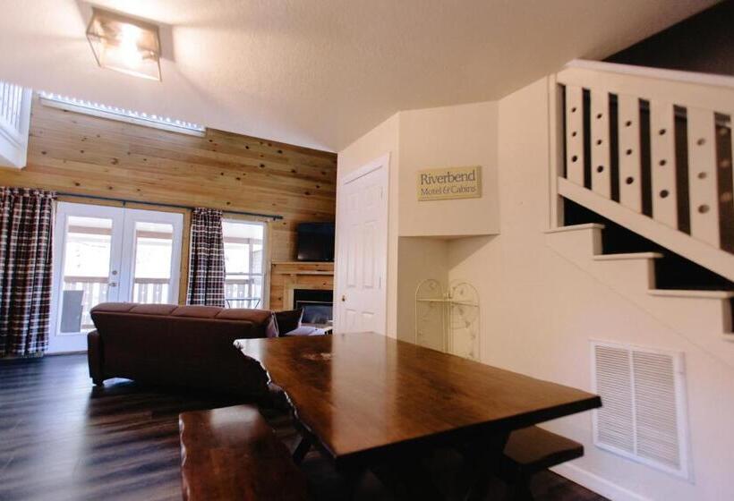 غرفة ديلوكس مزوَّدة بجاكوزي, Riverbend Motel & Cabins