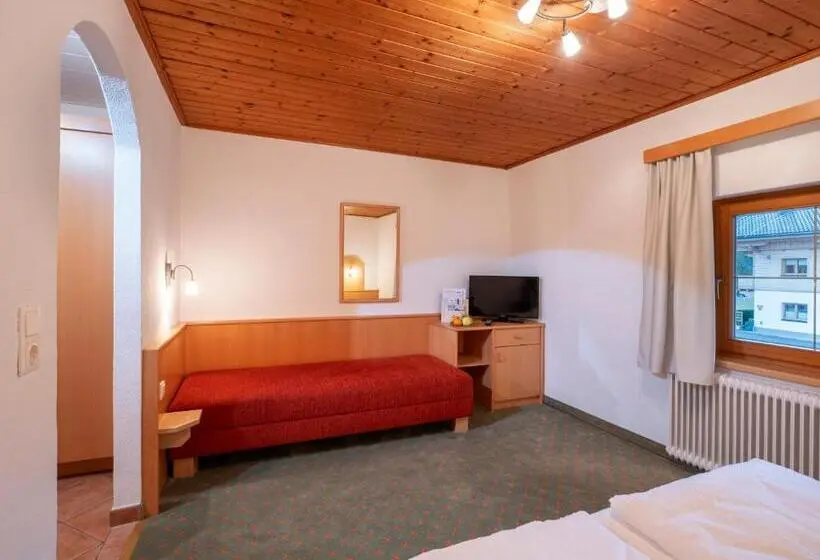 Standard Kolmen Hengen Huone, Gasthof Mamooserhof