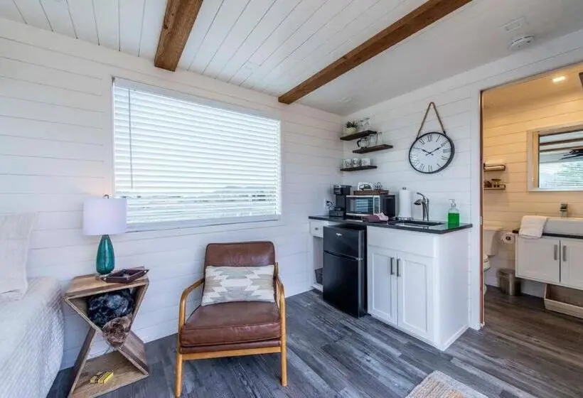Huoneisto 1 Makuuhuone, New The Wild West Cozy Container Home