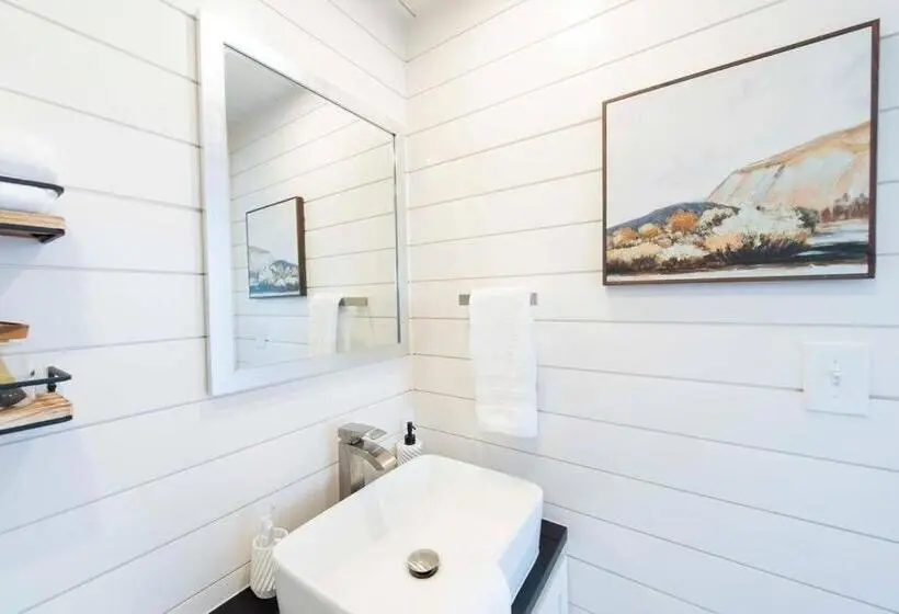 Huoneisto 1 Makuuhuone, New The Wild West Cozy Container Home