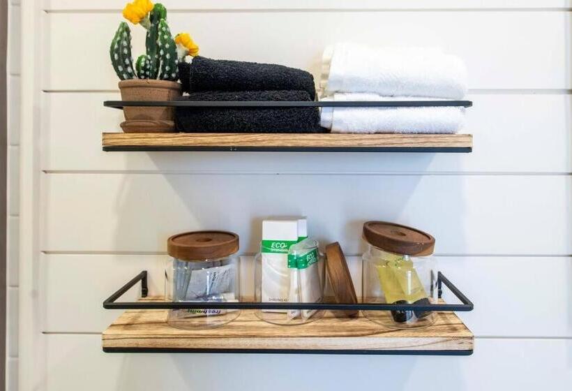 آپارتمان 1 خوابه, New The Wild West Cozy Container Home