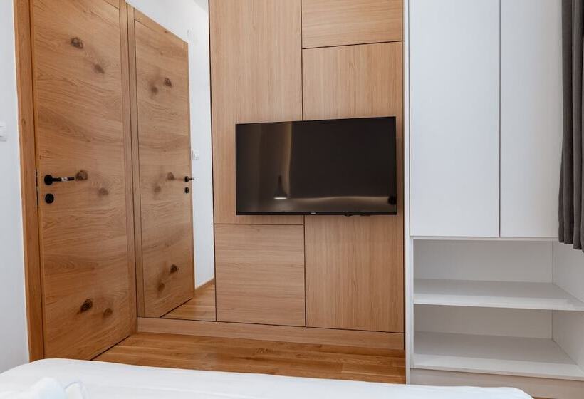 آپارتمان 1 خوابه, Aparthotel Zlatni Javor