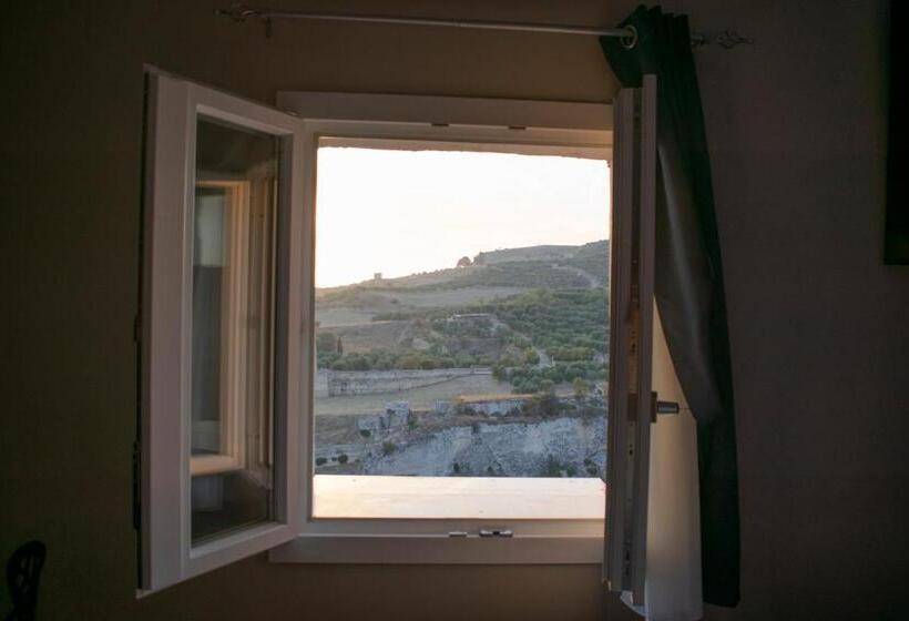 اتاق لوکس, B&b Sulla Rupe