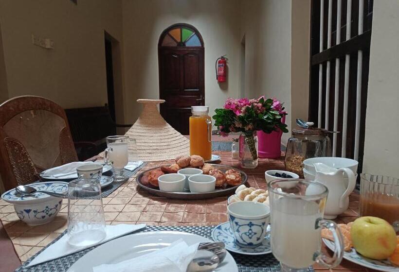 스탠다드 싱글 룸 공동욕실, Caravan Serai Amour