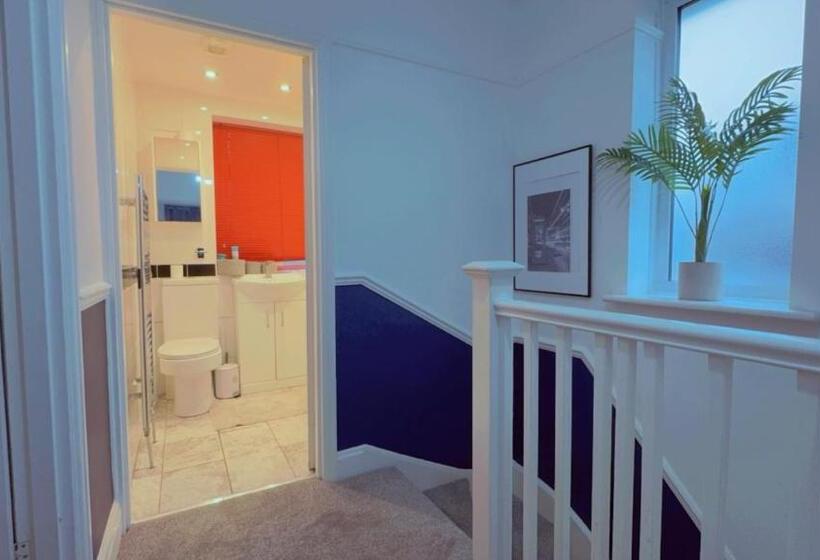 이코노미 룸, Cozy Room In London