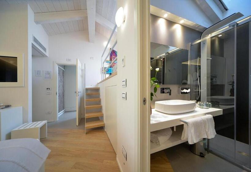 סוויטה דלוקס, Eleìra Luxury Accomodations