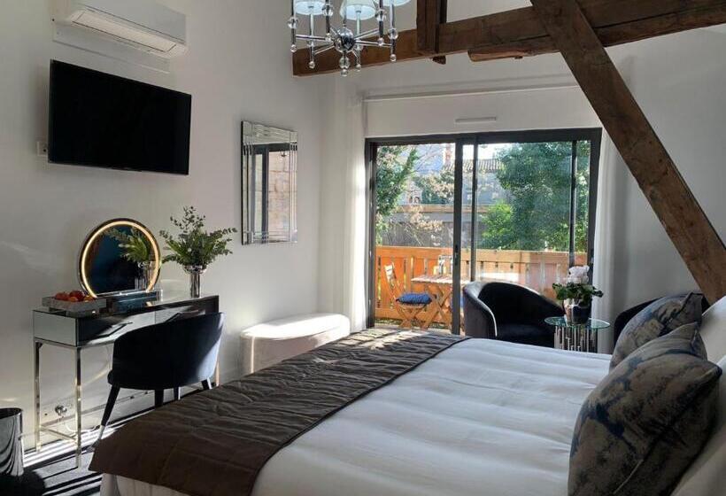 اتاق لوکس با تخت بزرگ, La Cabane D Ambroise