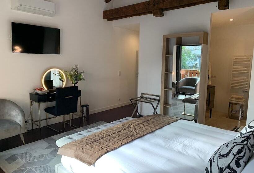 اتاق لوکس, La Cabane D Ambroise