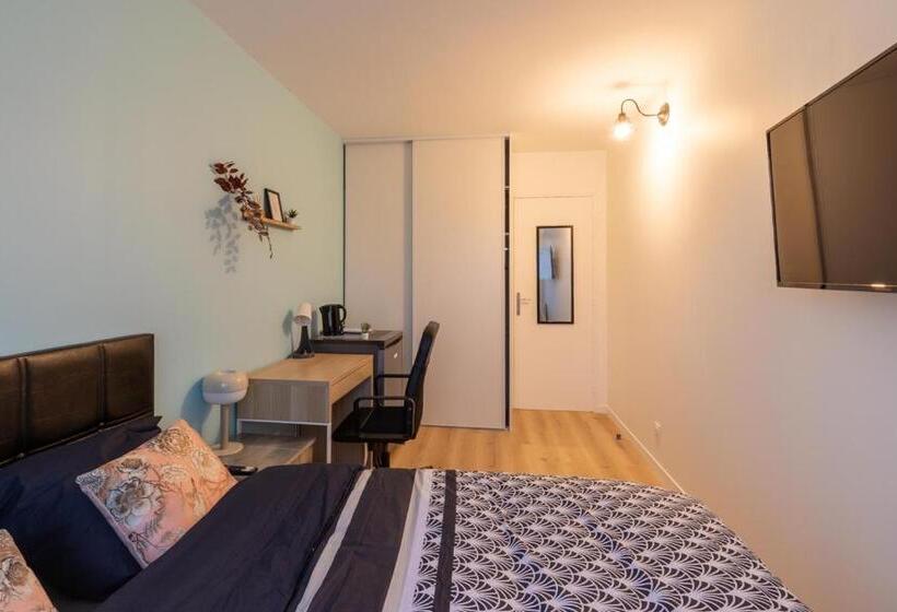 Номер Стандарт с Балконом, Le Beau Refuge Parisien De Cergy   Parisian Modern Flat At Cergy
