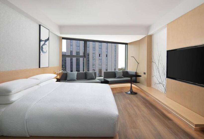 Номер Deluxe Кровать Кинг Вид на Город, Fairfield By Marriott Shanghai Lingang Special Area