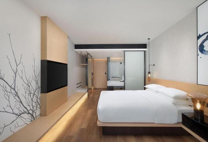 Номер Deluxe Кровать Кинг Вид на Город, Fairfield By Marriott Shanghai Lingang Special Area