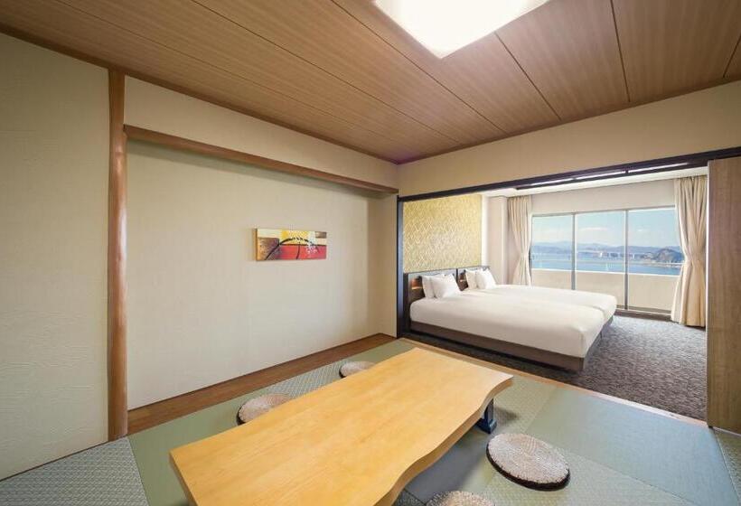 جناح جونيور مطلّ علي البحر, Grand Mercure Awaji Island Resort & Spa