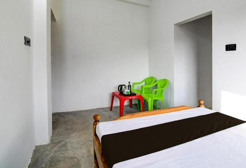 Трехместный Номер Классика, Hill View Lodge &