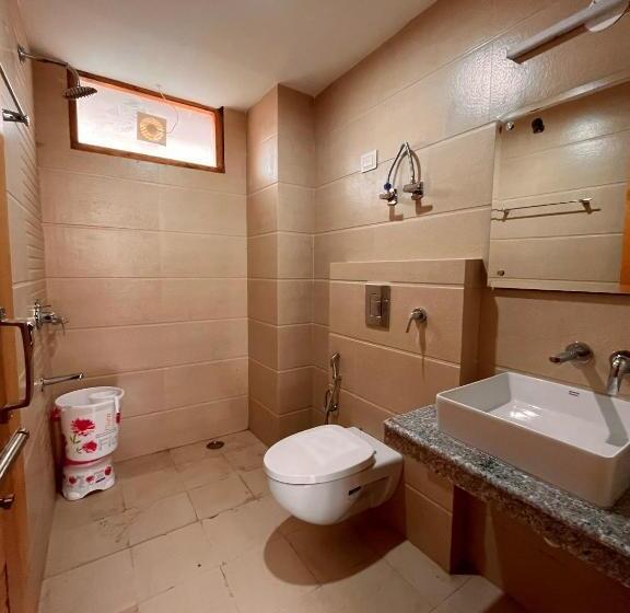 غرفة ديلوكس, Lee Green, On Mall Road Manali