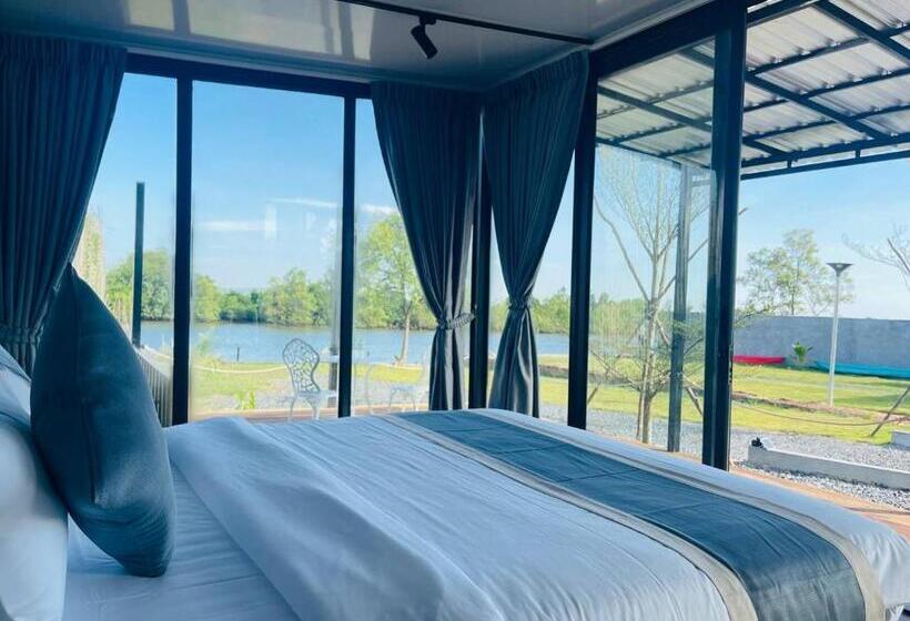 جناح ديلوكس, The Square Residence